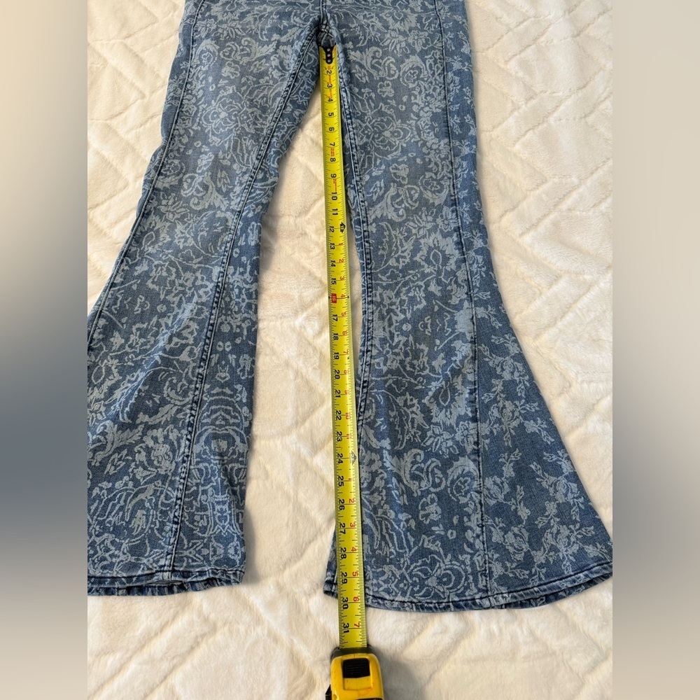 We The Free Floral Flare/Bell Jeans Size 29 - Picture 5 of 10